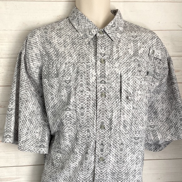 Reel Legends Sz XL Vented Fishing Shirt Button Front W/Pockets Gray Scale Print - Picture 4 of 10